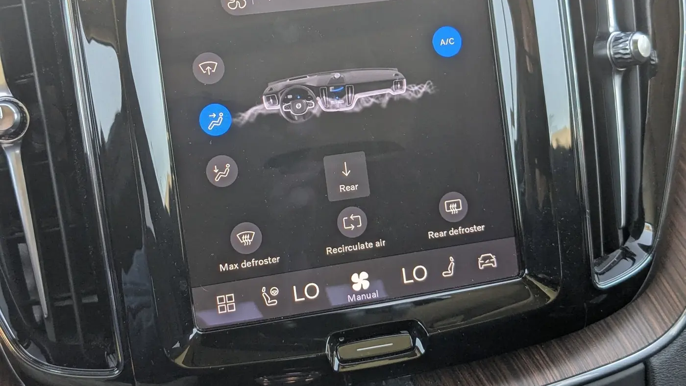 2023 Volvo XC60 B5 Ultimate Bright Theme