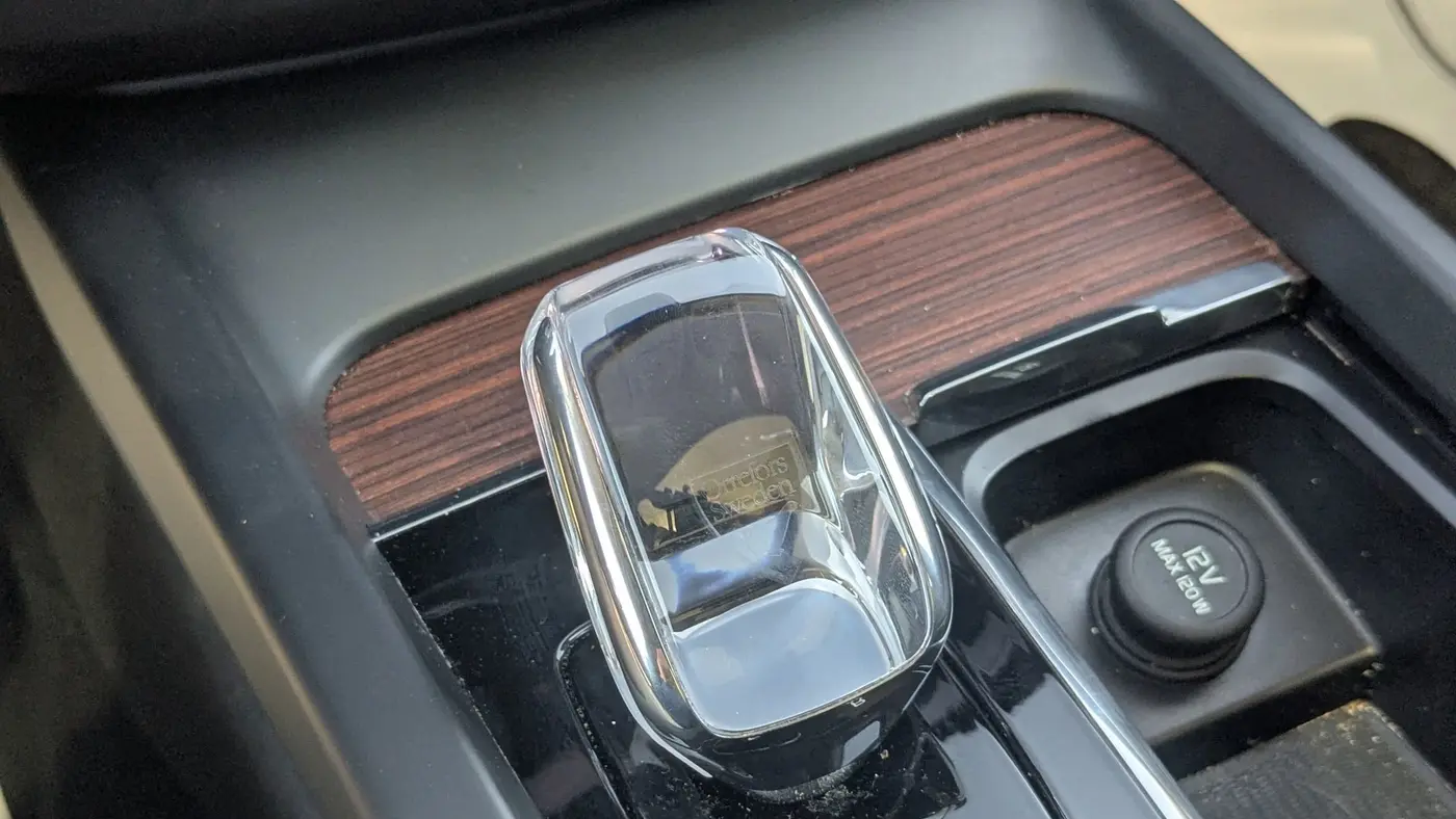 2023 Volvo XC60 B5 Ultimate Bright Theme