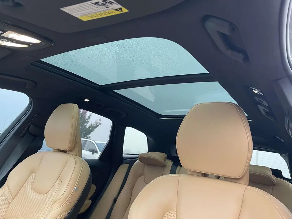 2023 Volvo XC60 - $42,480