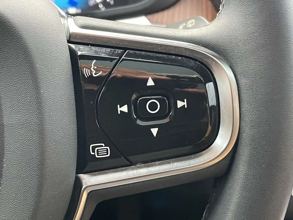 2023 Volvo XC60 - $42,480
