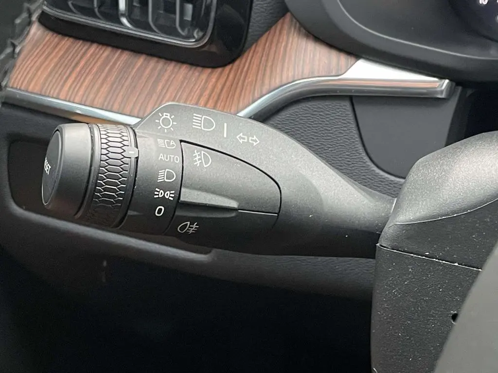 2023 Volvo XC60 - $42,480