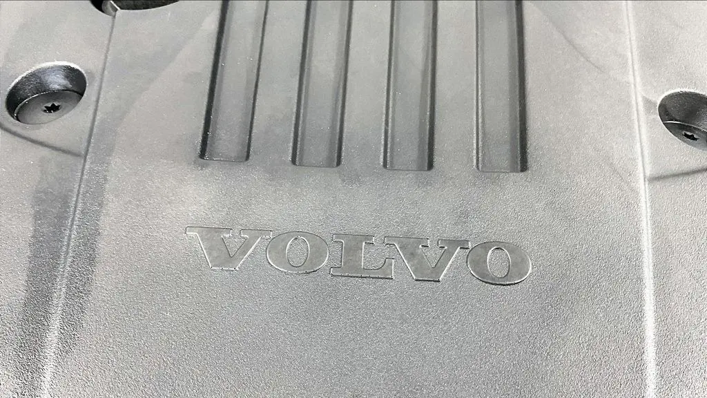2023 Volvo XC60 B5 Ultimate Bright Theme