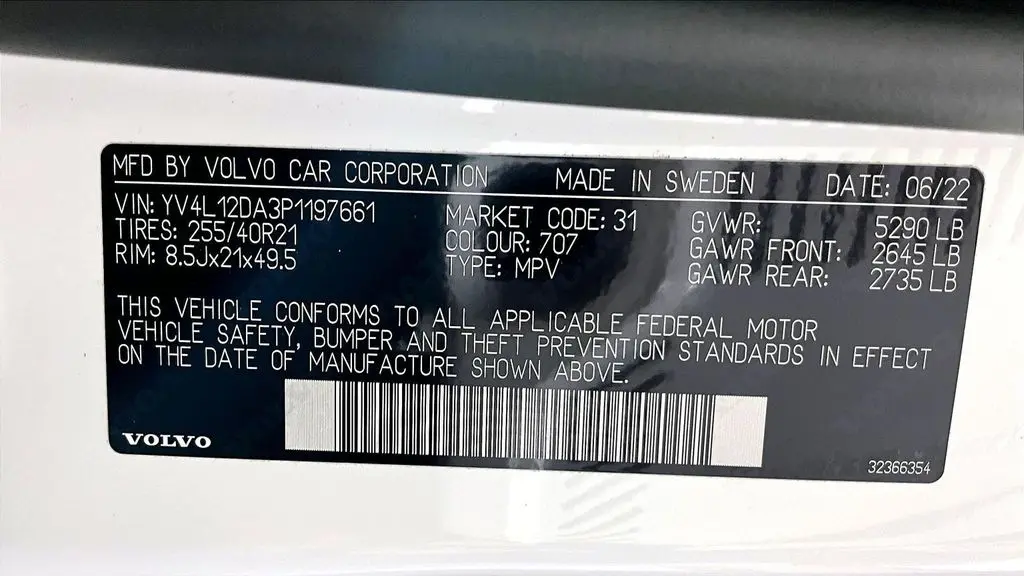 2023 Volvo XC60 B5 Ultimate Bright Theme