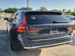 2023 XC60 Thumbnail 2