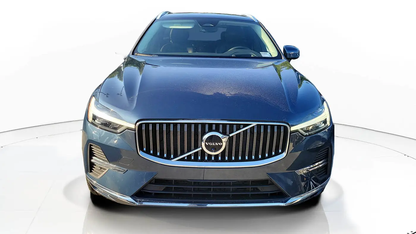 2023 Volvo XC60 B5 Ultimate Bright Theme