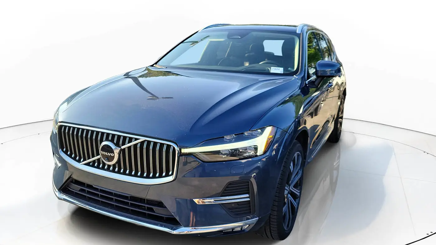 2023 Volvo XC60 B5 Ultimate Bright Theme
