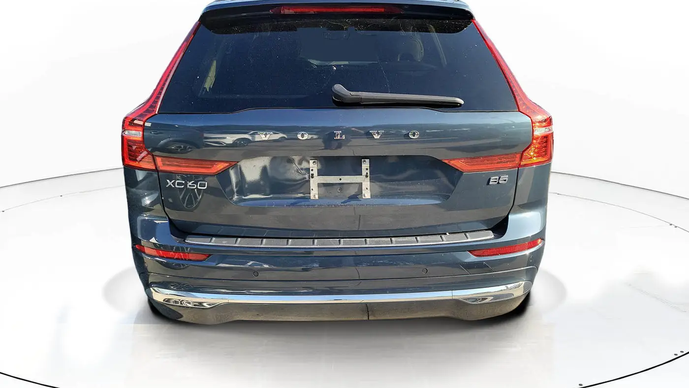 2023 Volvo XC60 B5 Ultimate Bright Theme