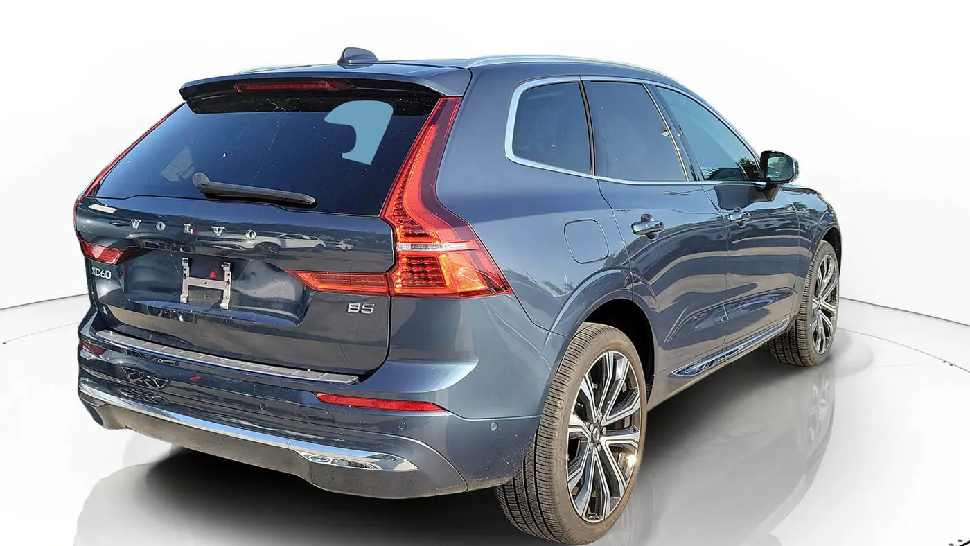 2023 Volvo XC60 B5 Ultimate Bright Theme