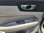 2023 XC60 Thumbnail 16