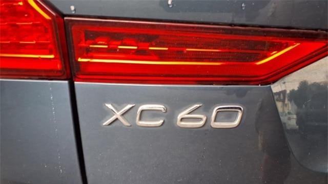 2023 Volvo XC60 B5 Ultimate Bright Theme