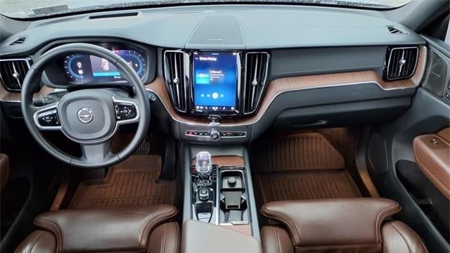 2023 Volvo XC60 B5 Ultimate Bright Theme