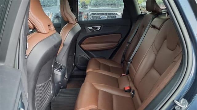 2023 Volvo XC60 B5 Ultimate Bright Theme