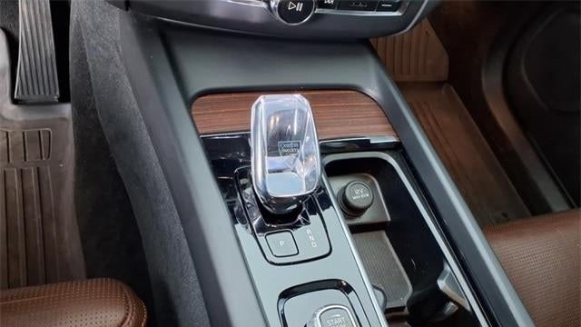 2023 Volvo XC60 B5 Ultimate Bright Theme