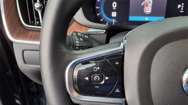 2023 Volvo XC60 B5 Ultimate Bright Theme