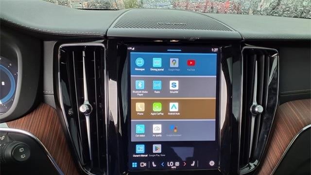 2023 Volvo XC60 B5 Ultimate Bright Theme