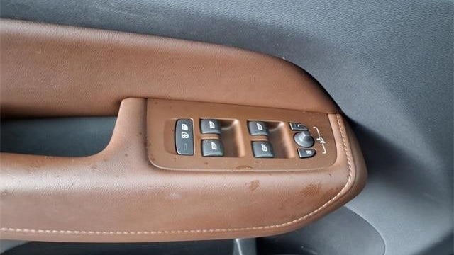 2023 Volvo XC60 B5 Ultimate Bright Theme