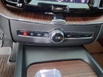 2023 XC60 Thumbnail 25