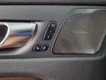 2023 XC60 Thumbnail 28
