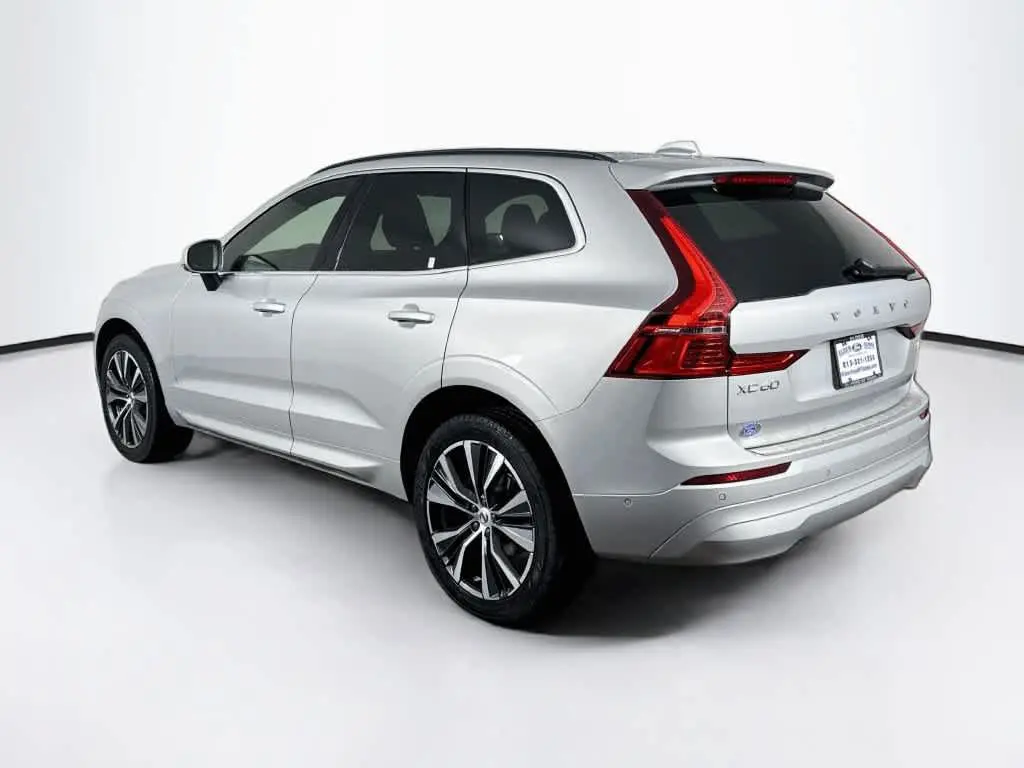 2022 Volvo XC60 - $28,538