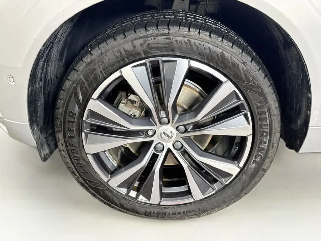 2022 Volvo XC60 - $28,538