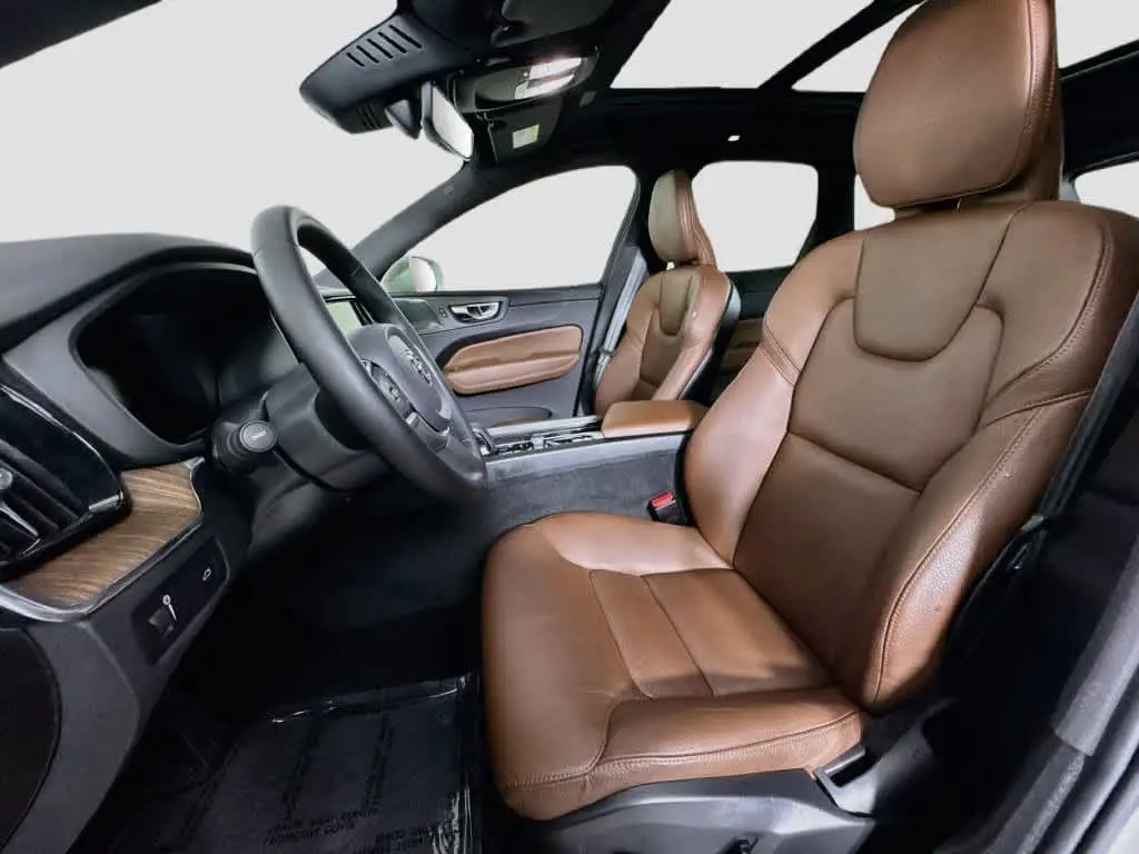 2022 Volvo XC60 - $28,538