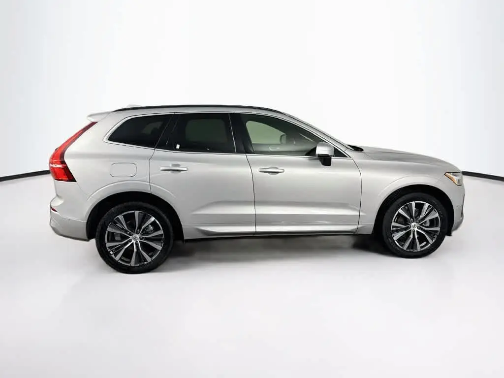 2022 Volvo XC60 - $28,538