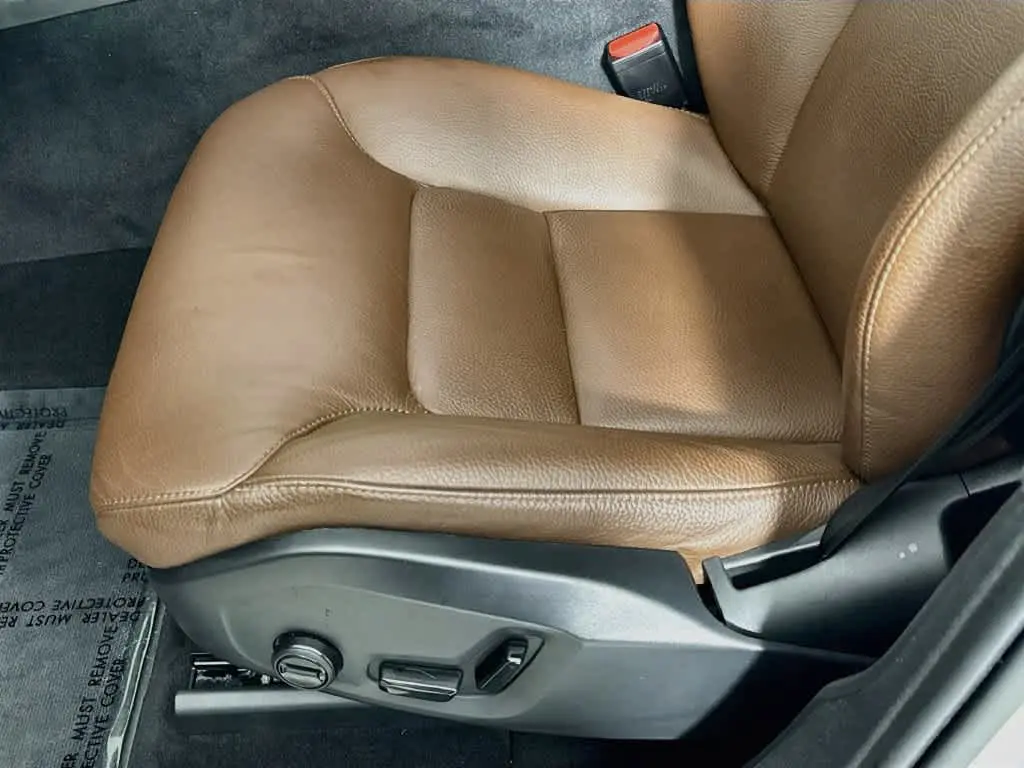 2022 Volvo XC60 - $28,538