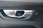 2022 XC60 Thumbnail 32