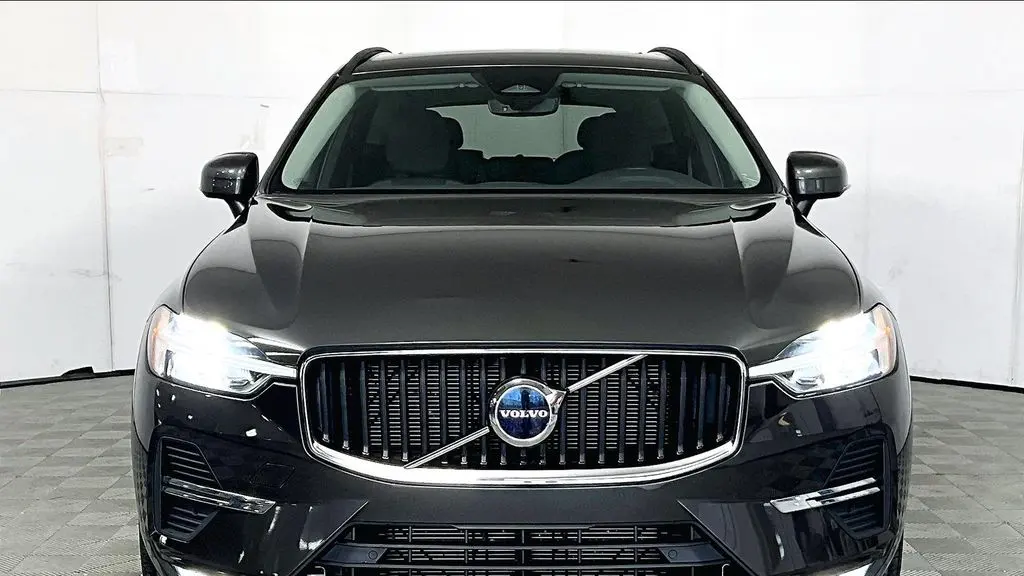 2022 Volvo XC60 B5 Momentum