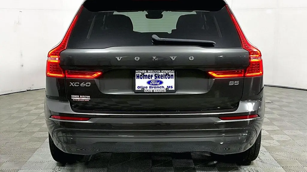 2022 Volvo XC60 B5 Momentum