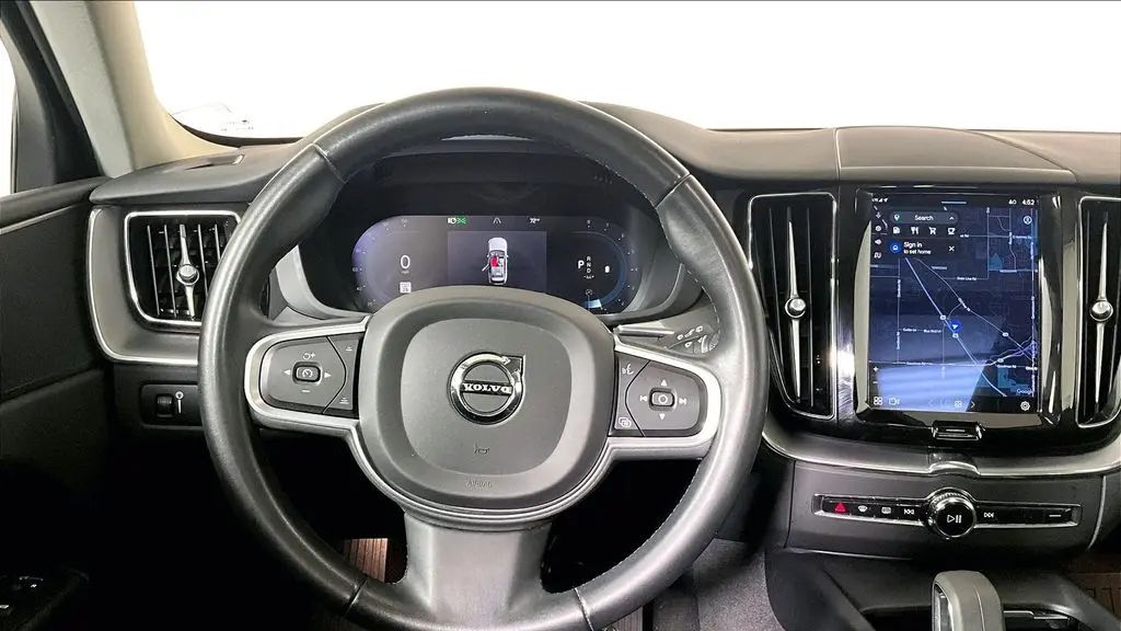 2022 Volvo XC60 B5 Momentum