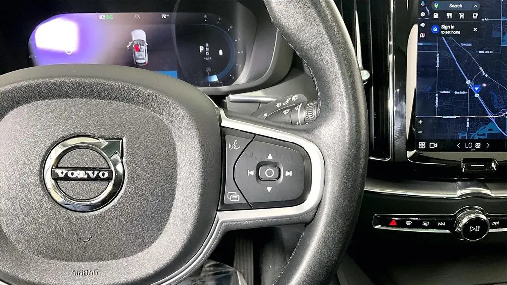 2022 Volvo XC60 B5 Momentum