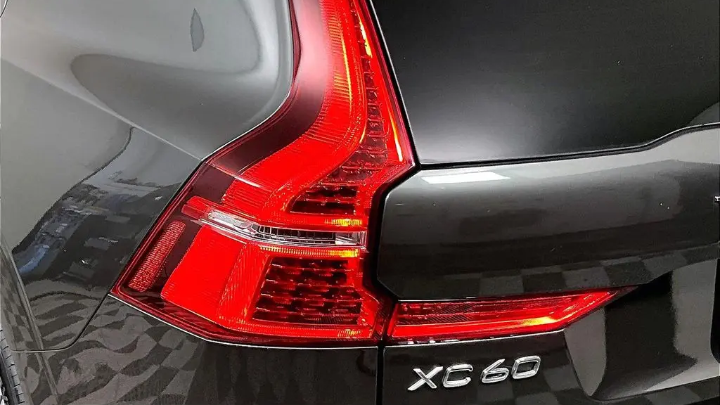 2022 Volvo XC60 B5 Momentum