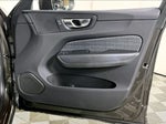 2022 XC60 Thumbnail 17