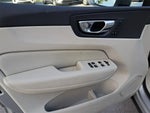 2022 XC60 Thumbnail 17