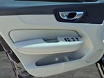 2023 XC60 Thumbnail 13