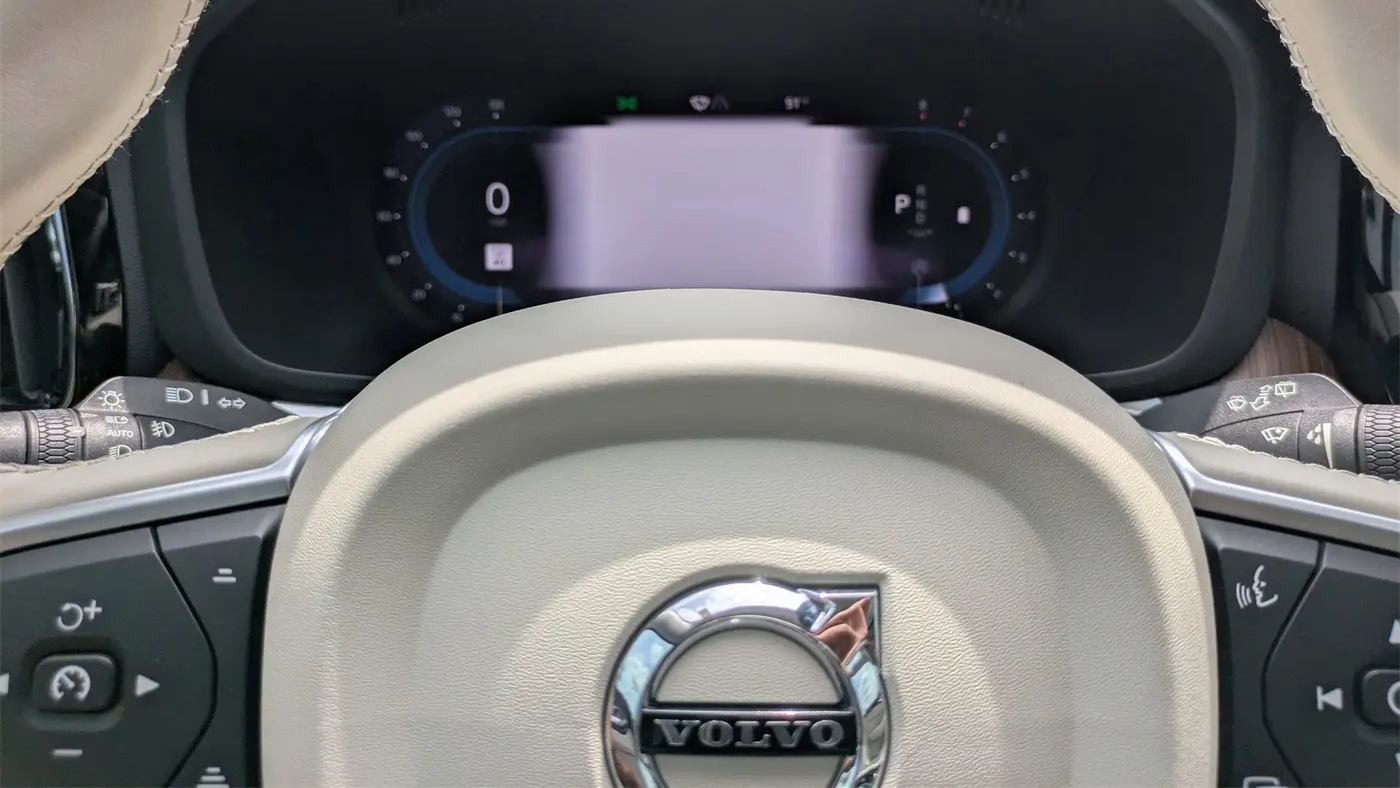2022 Volvo XC60 B5 Momentum