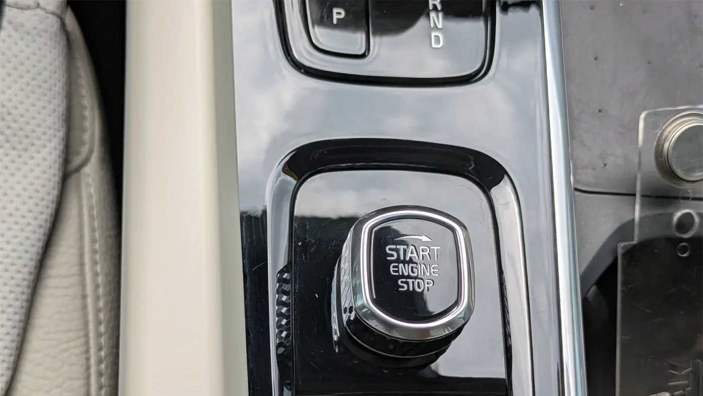 2022 Volvo XC60 B5 Momentum