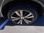 2022 XC60 Thumbnail 9