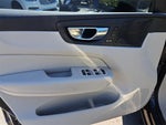 2022 XC60 Thumbnail 16