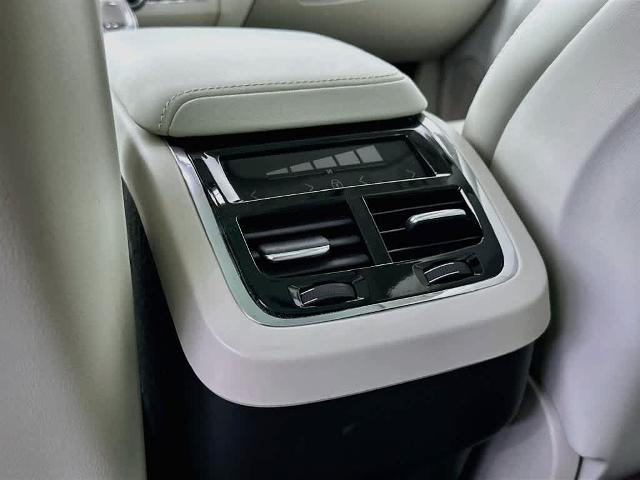 2022 Volvo XC60 - $30,456
