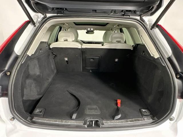 2022 Volvo XC60 - $30,456