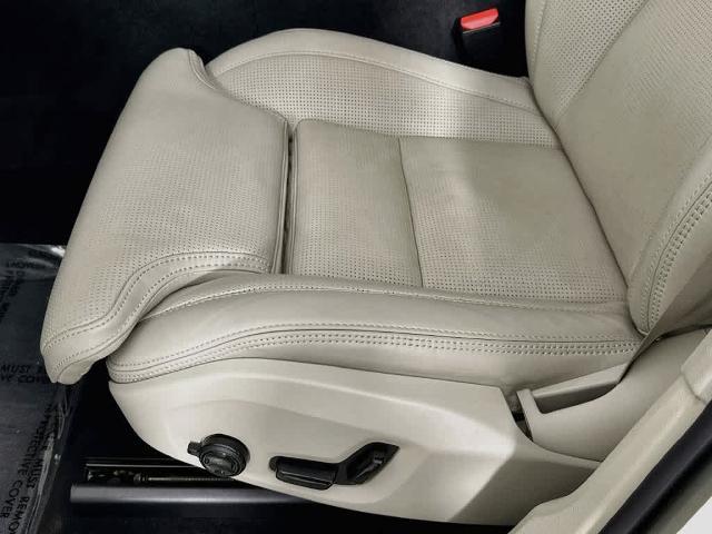 2022 Volvo XC60 - $30,456