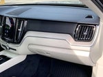 2022 XC60 Thumbnail 15