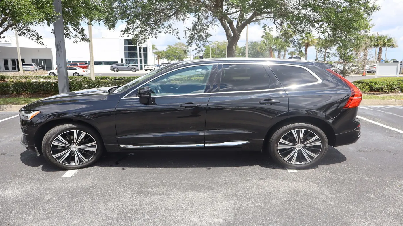 2022 Volvo XC60 B5 Inscription