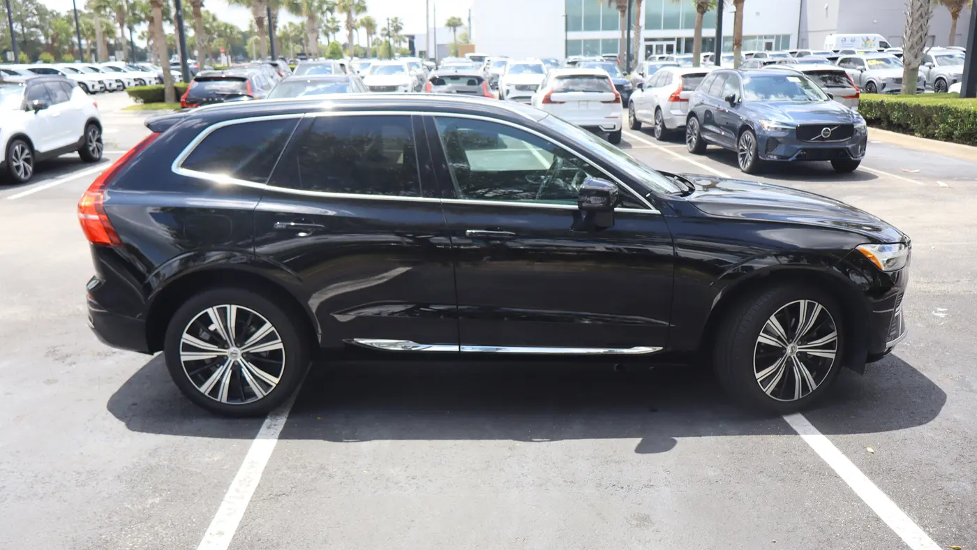 2022 Volvo XC60 B5 Inscription