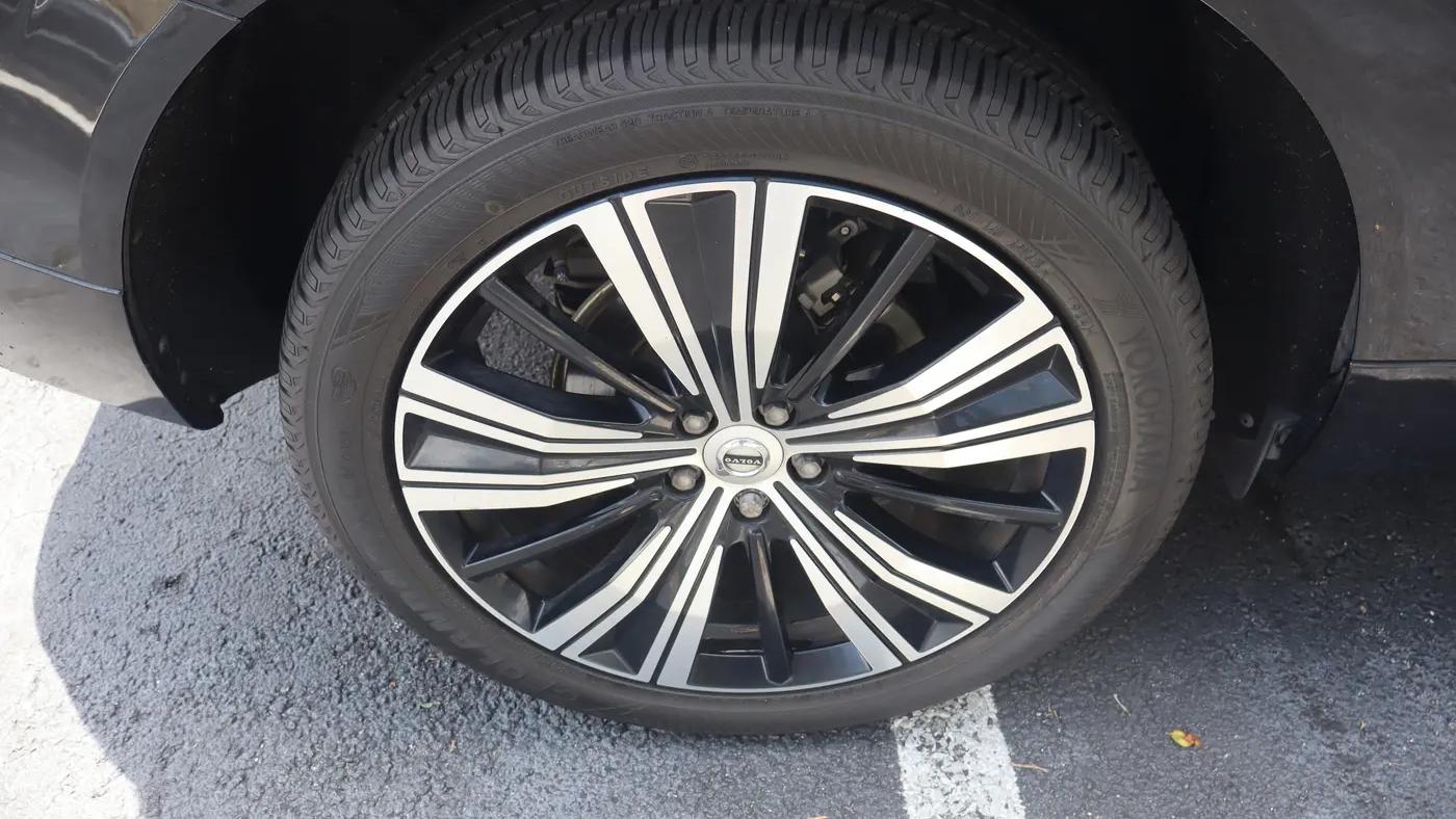 2022 Volvo XC60 B5 Inscription