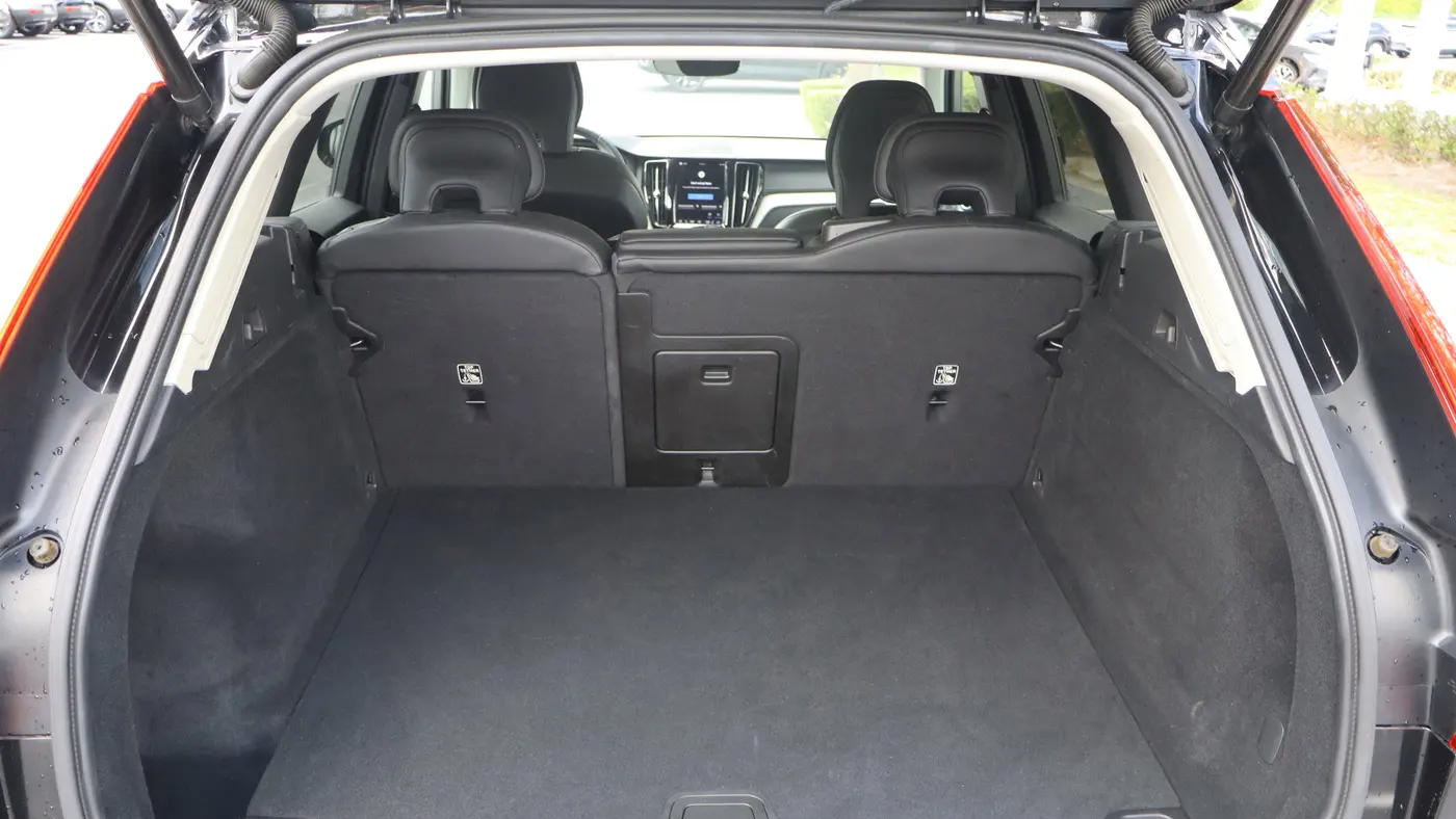 2022 Volvo XC60 B5 Inscription