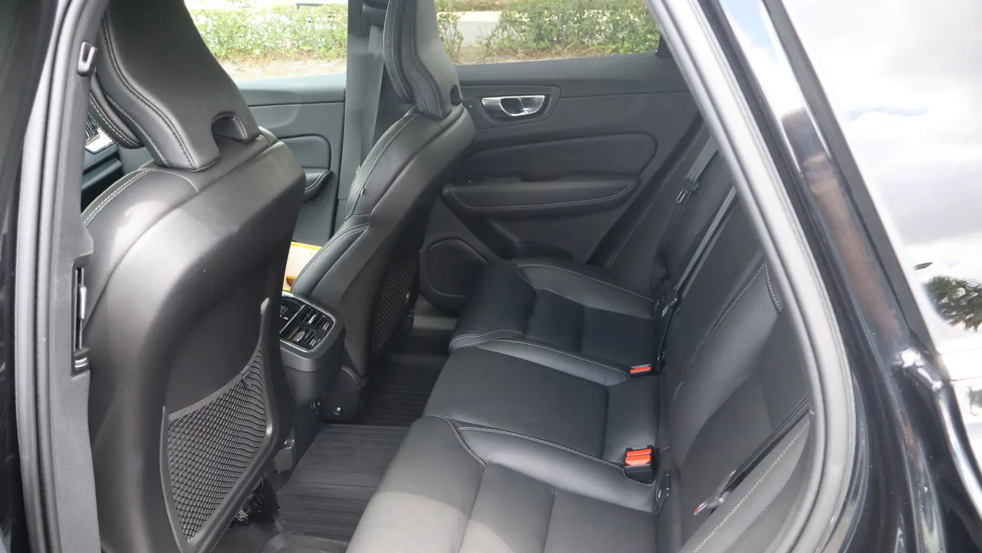2022 Volvo XC60 B5 Inscription