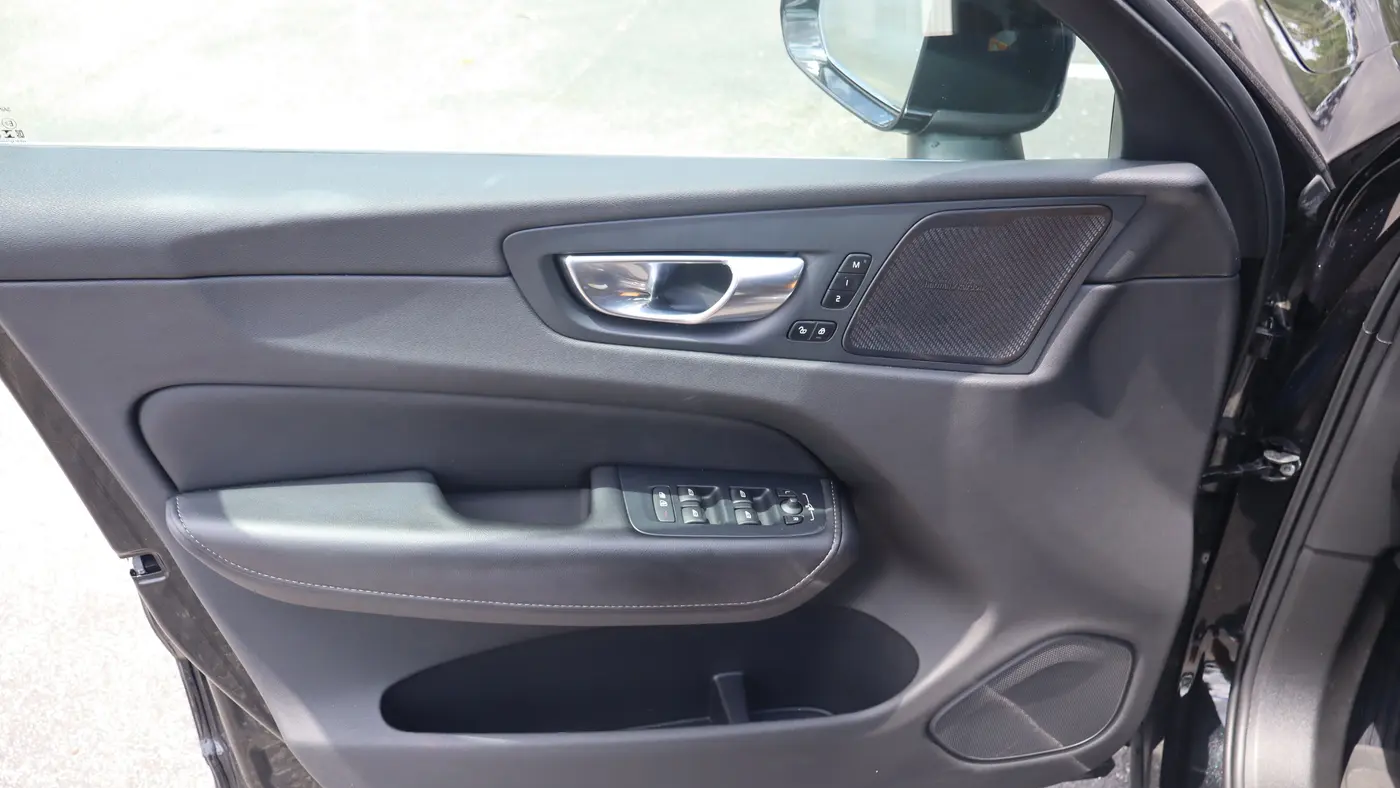 2022 Volvo XC60 B5 Inscription